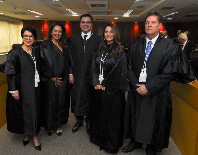 Procuradores de Justiça tomam posse em solenidade no MPRJ – AMPERJ
