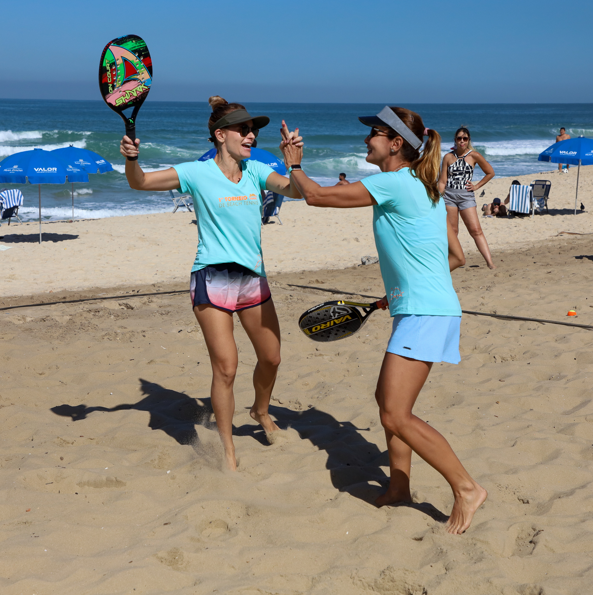 2º Torneio de Beach Tennis atrai 50 associados e familiares – AMPERJ